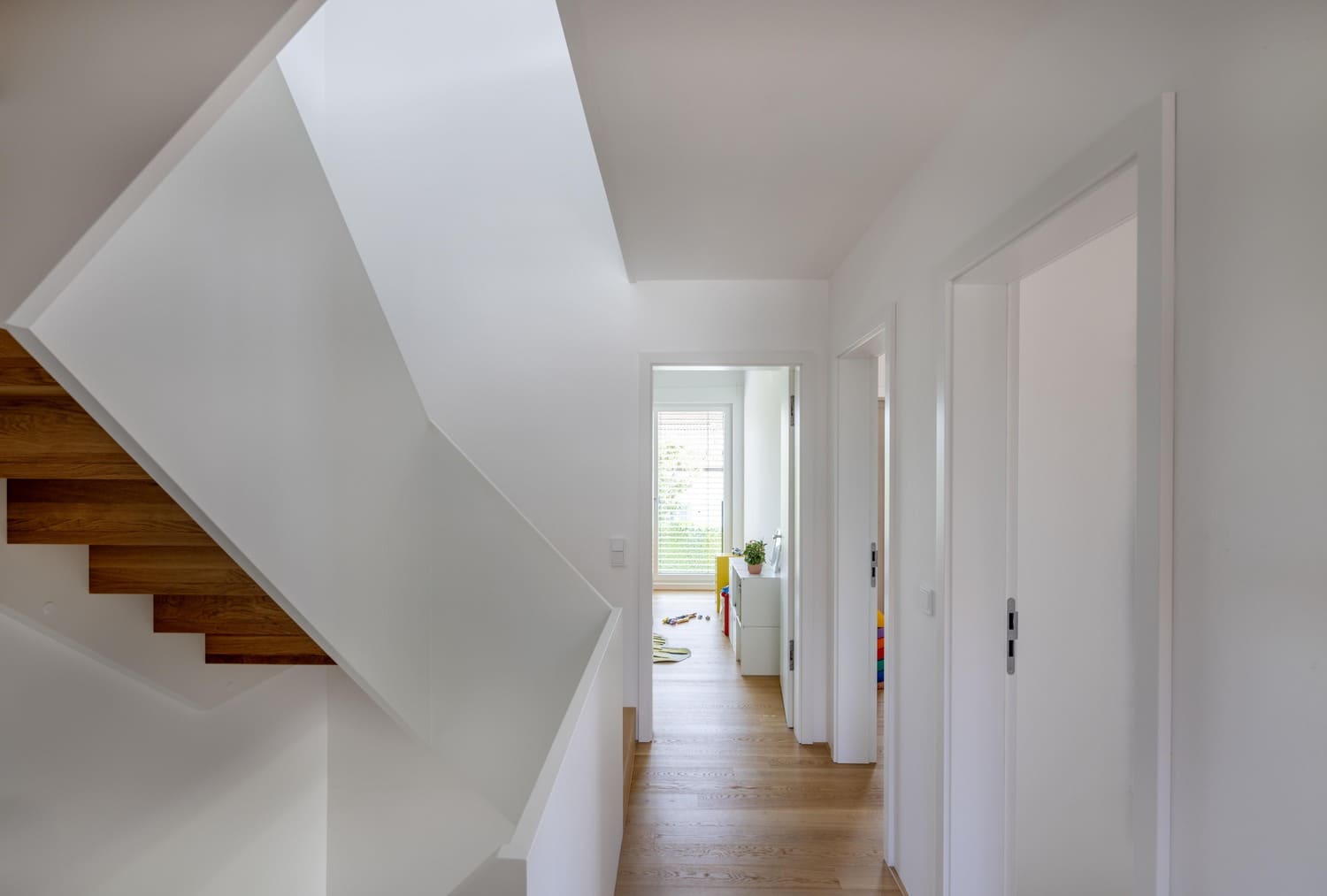 Treppenhaus und Flur im 1 OG