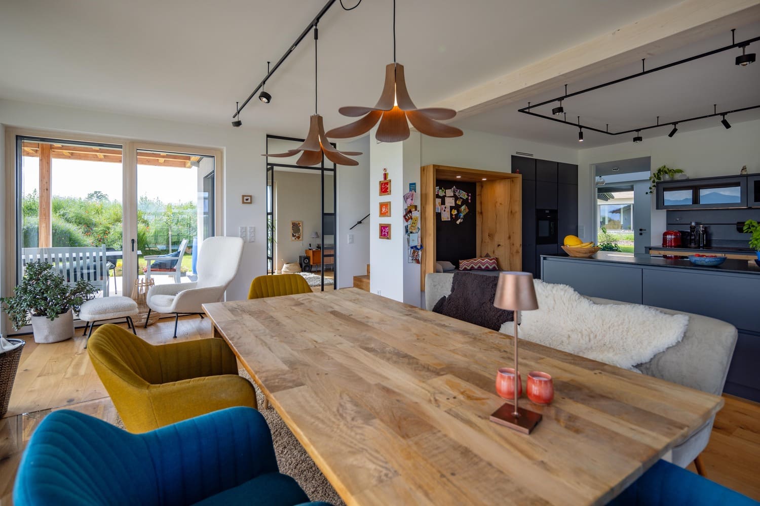 Essecke mit Lampen Bronze