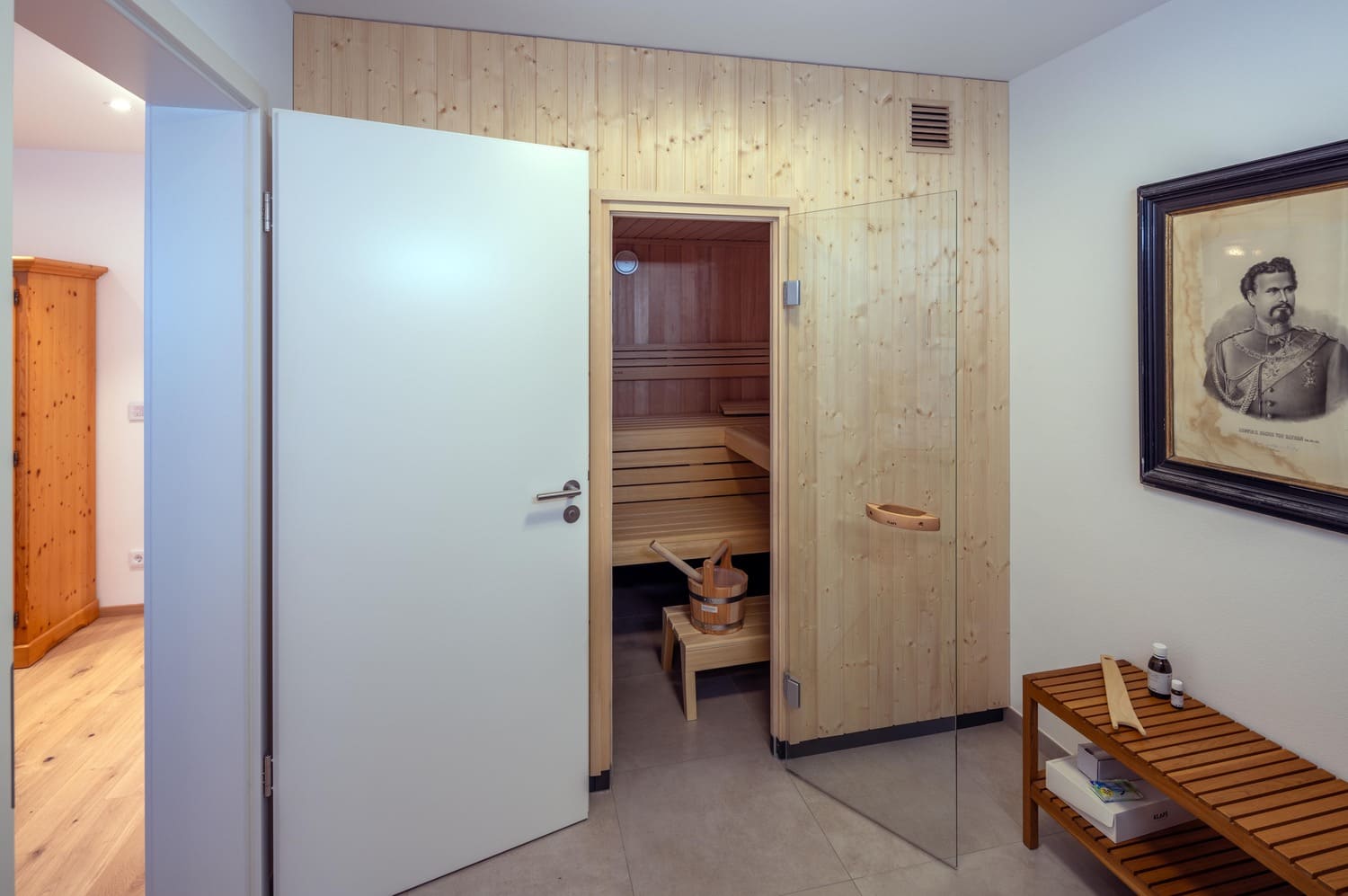 Holzhaus in Weilheim mit Bad und Sauna im Keller